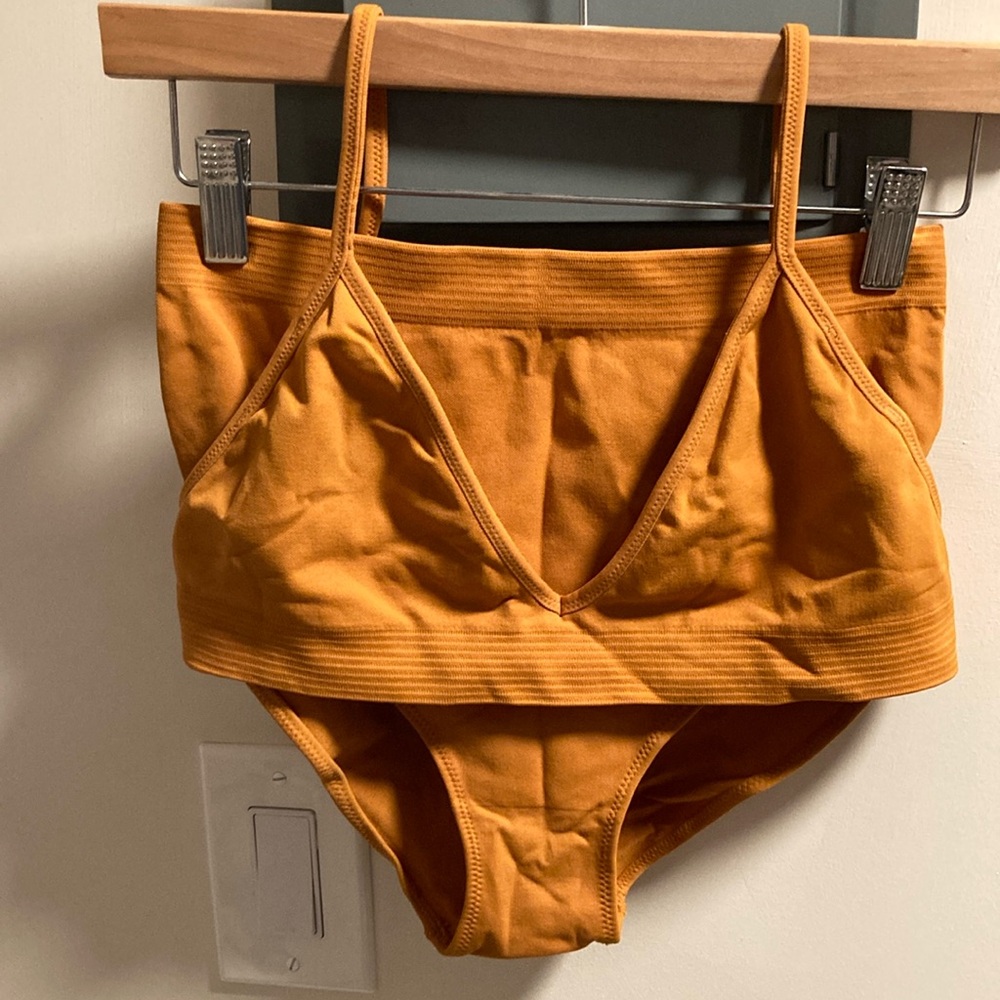 Uniqlo U swimsuit